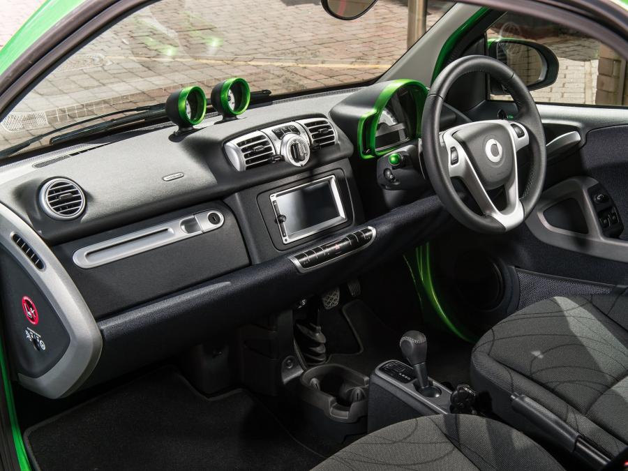 Торпедо Smart ForTwo Electric Drive 2012 года  (UK) (фото 3 из 7)